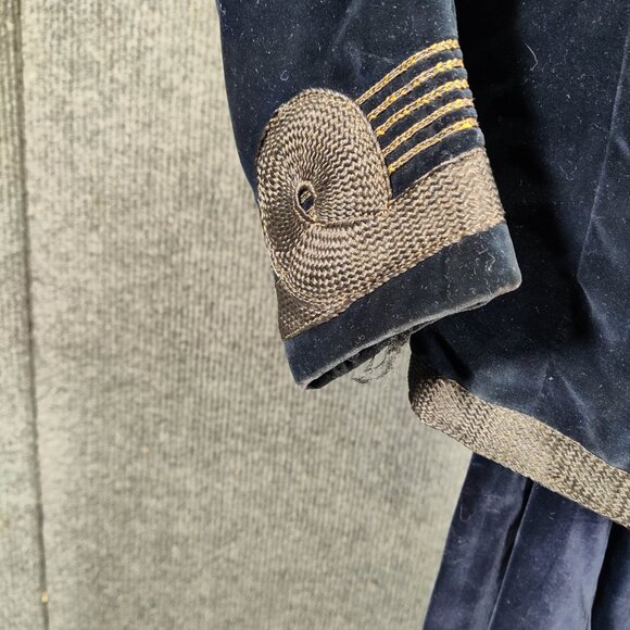 1900s Embroidered Blue Velvet Skirt and Jacket Riding Outfit - Picture 3 of 16